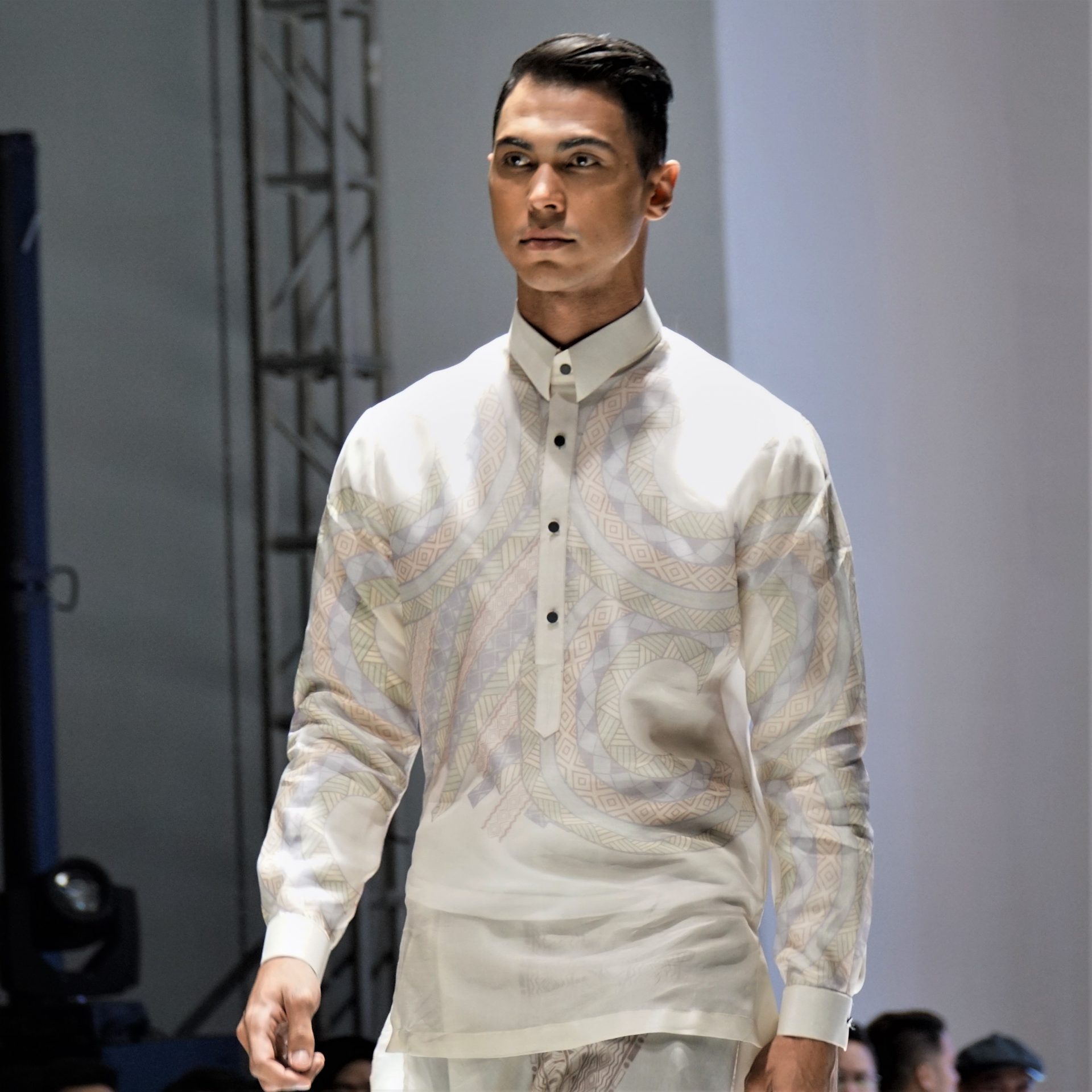 Trendy Barongs for Men at the Philippine Fashion Week Holiday 2019 ...